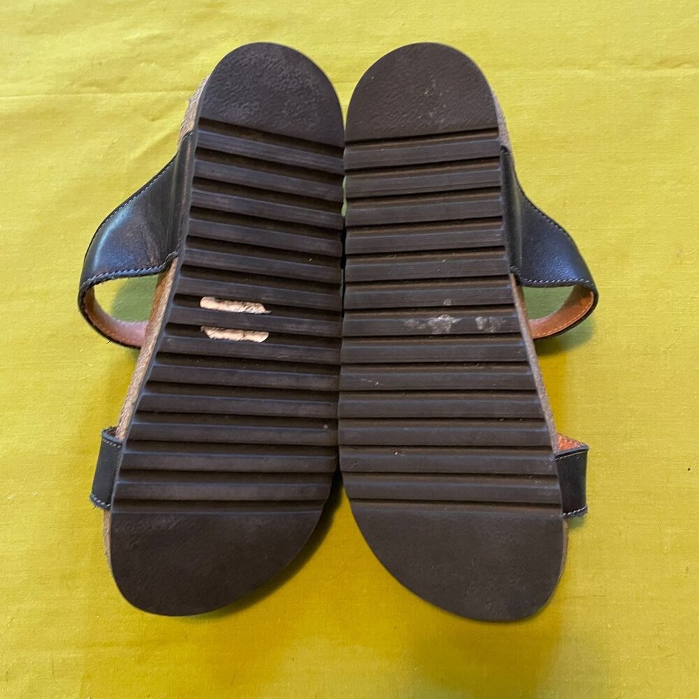 Taos Lola Lightweight Black Leather Adjustable Instep Thong Sandal Size 36 - Picture 4 of 8